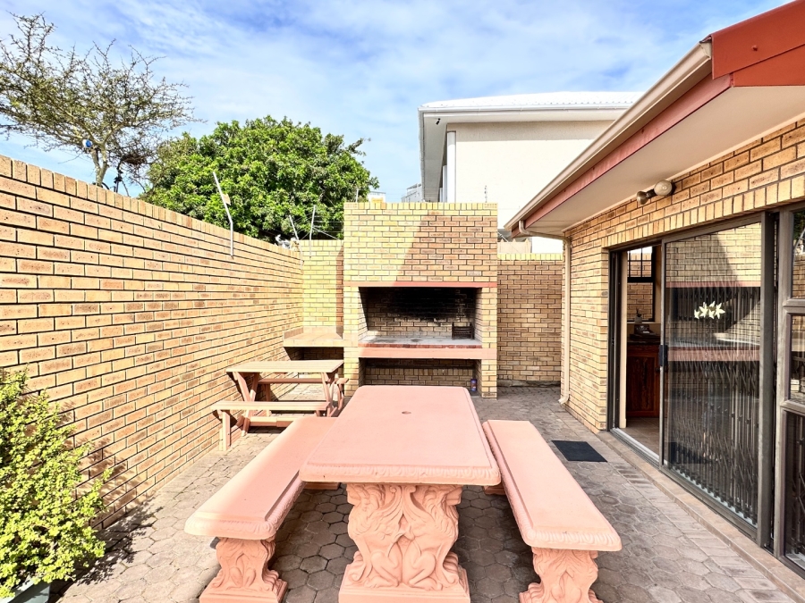 4 Bedroom Property for Sale in Diaz Beach Western Cape